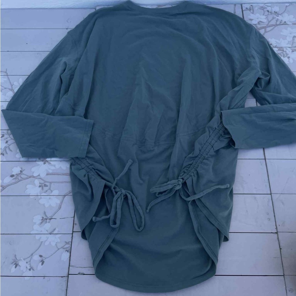 lululemon athletica Teal Long Sleeve Top - Picture 4 of 8
